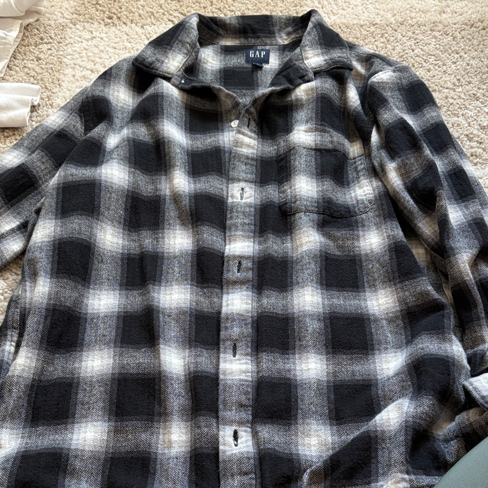 GAP Men's Black and White Checkered Shirt